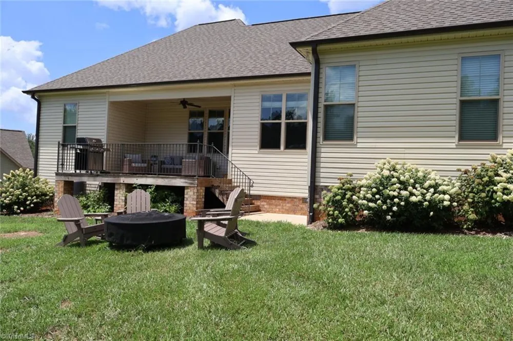 8833 Belews Ridge Road Stokesdale, NC 27357