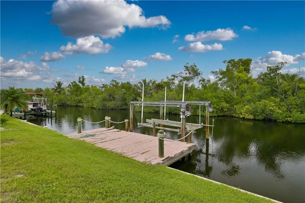 17931 Bryan Court Fort Myers Beach, FL 33931