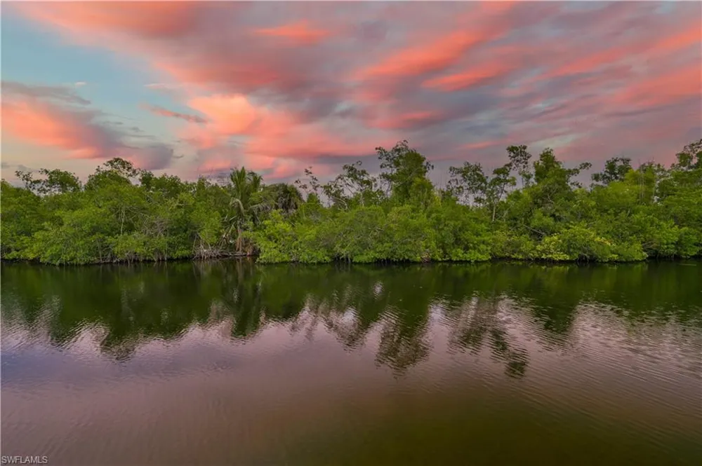 17931 Bryan Court Fort Myers Beach, FL 33931