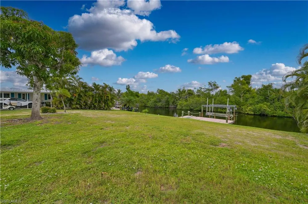 17931 Bryan Court Fort Myers Beach, FL 33931