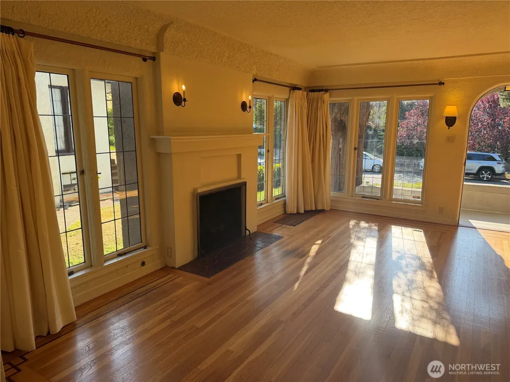 2014 41st Avenue E Seattle, WA 98112