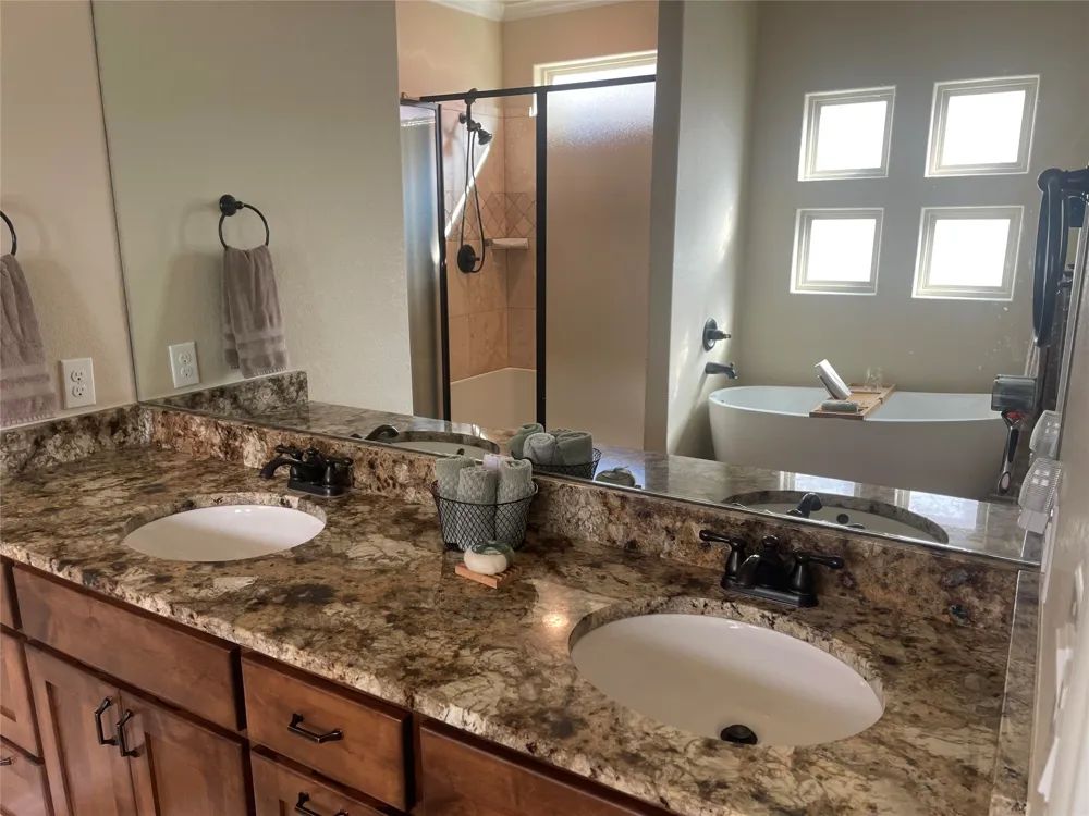 364 Firestone Drive Meadowlakes, TX 78654