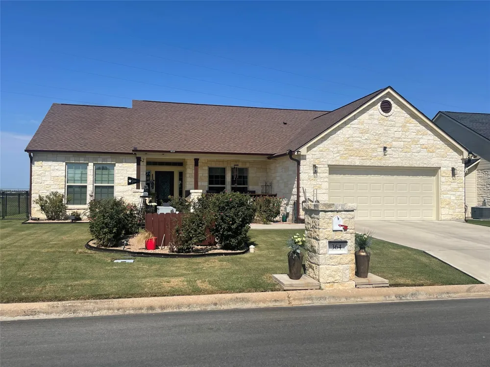 364 Firestone Drive Meadowlakes, TX 78654