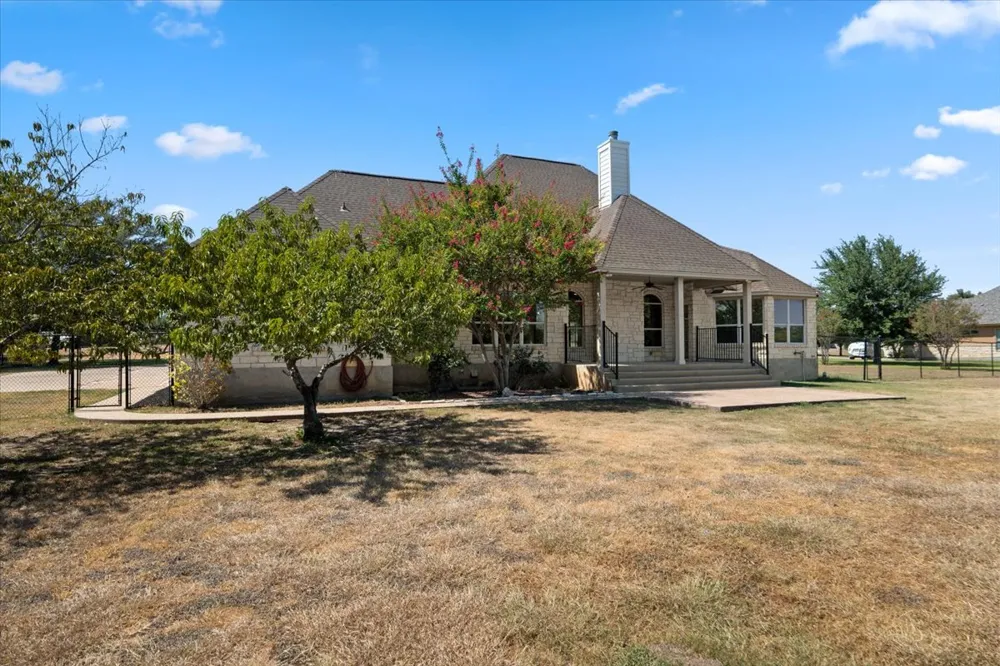 212 Neal Drive Liberty Hill, TX 78642