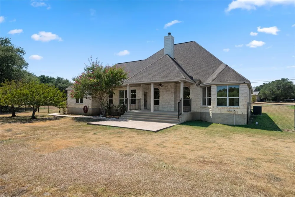 212 Neal Drive Liberty Hill, TX 78642