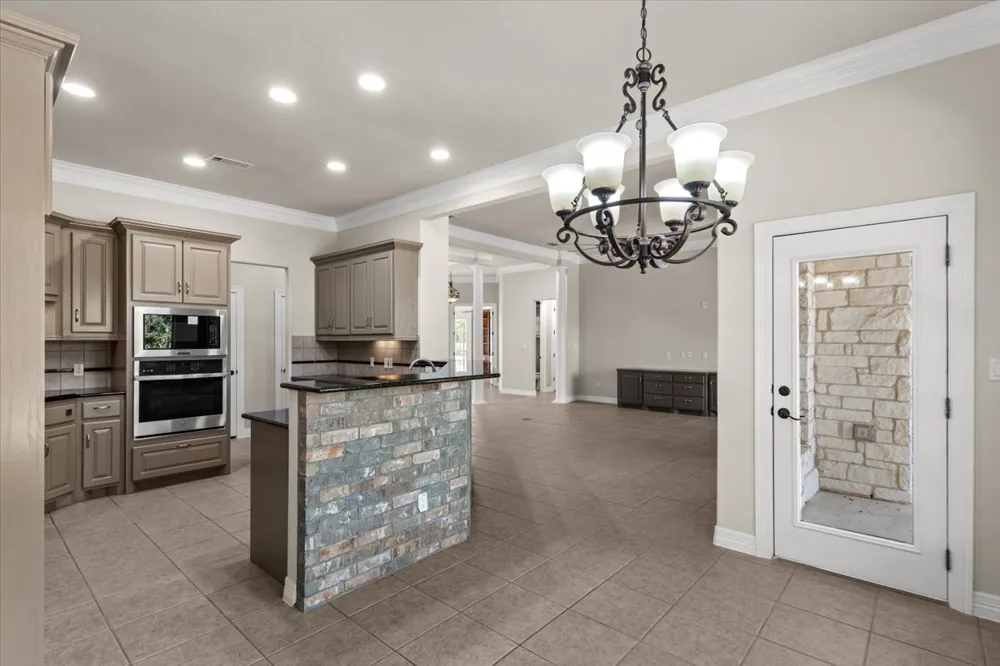 212 Neal Drive Liberty Hill, TX 78642