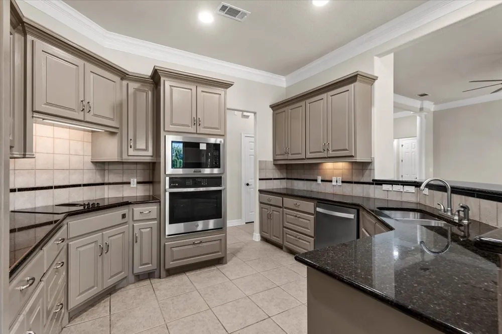 212 Neal Drive Liberty Hill, TX 78642