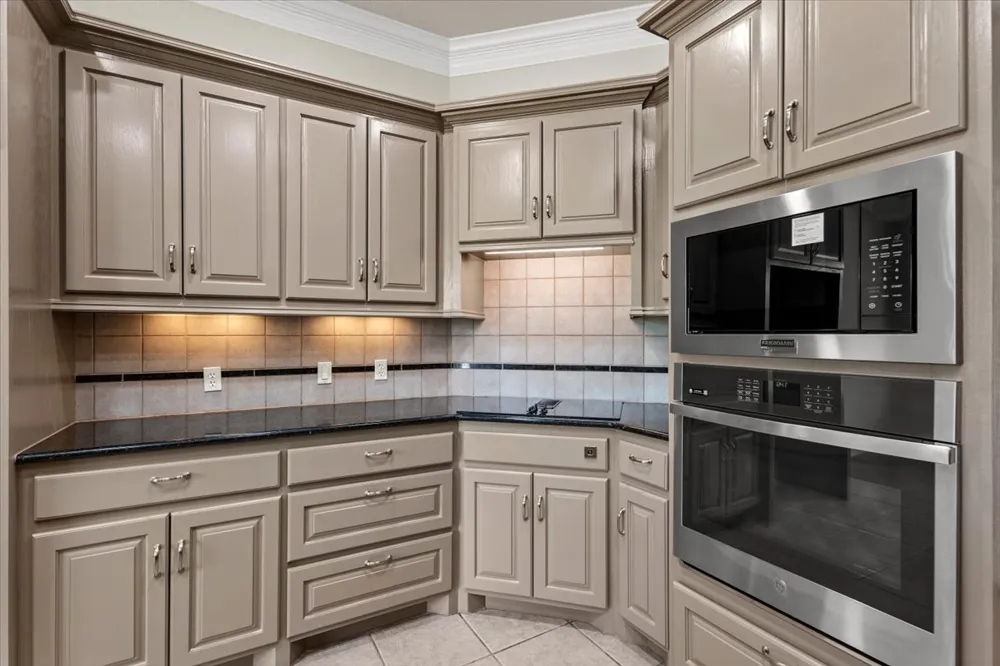 212 Neal Drive Liberty Hill, TX 78642