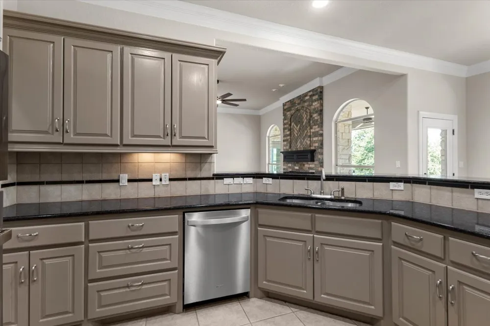 212 Neal Drive Liberty Hill, TX 78642