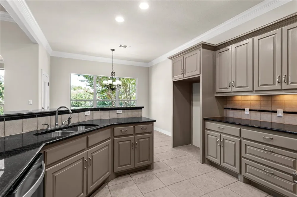 212 Neal Drive Liberty Hill, TX 78642
