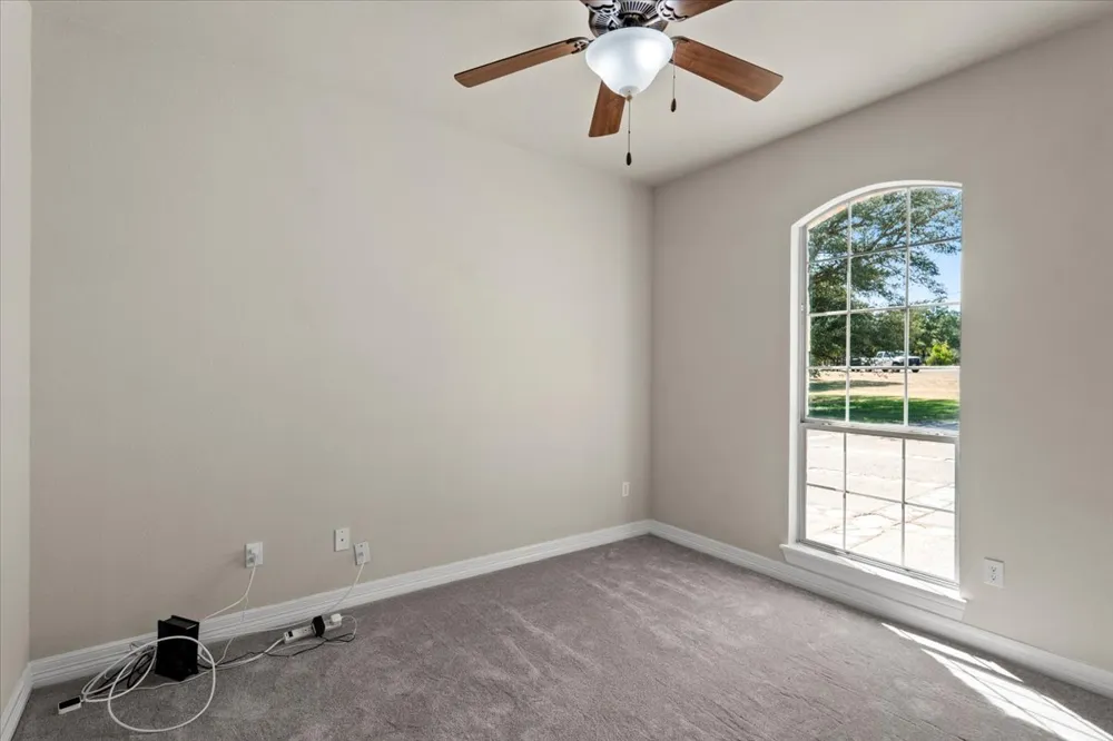 212 Neal Drive Liberty Hill, TX 78642