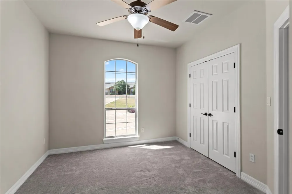 212 Neal Drive Liberty Hill, TX 78642