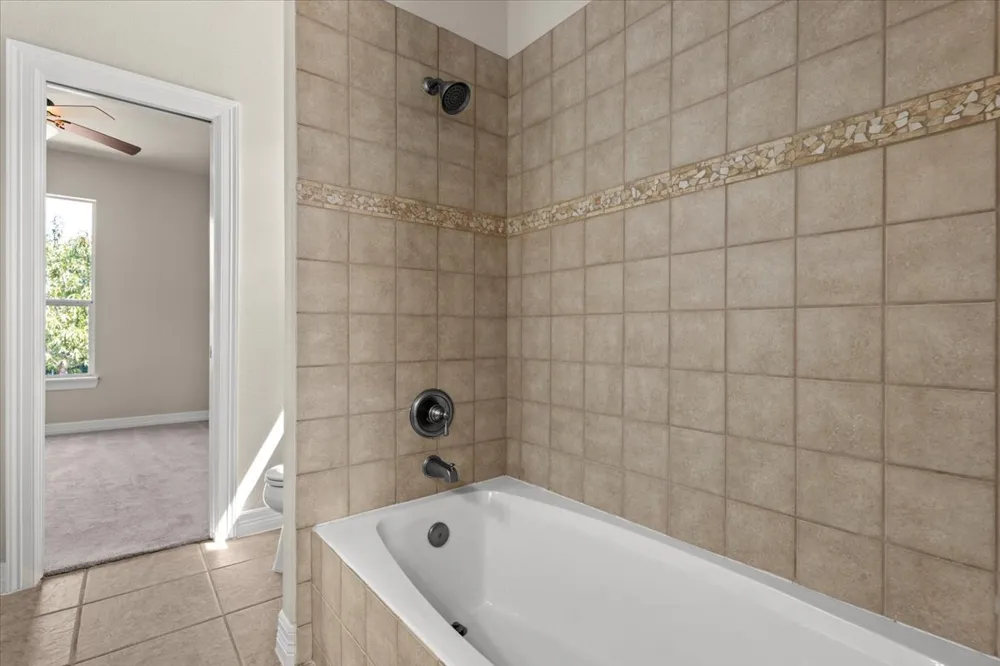 212 Neal Drive Liberty Hill, TX 78642