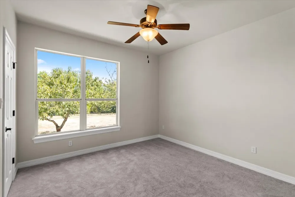 212 Neal Drive Liberty Hill, TX 78642