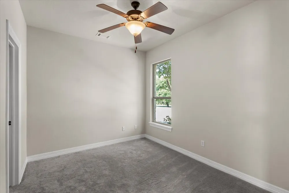 212 Neal Drive Liberty Hill, TX 78642