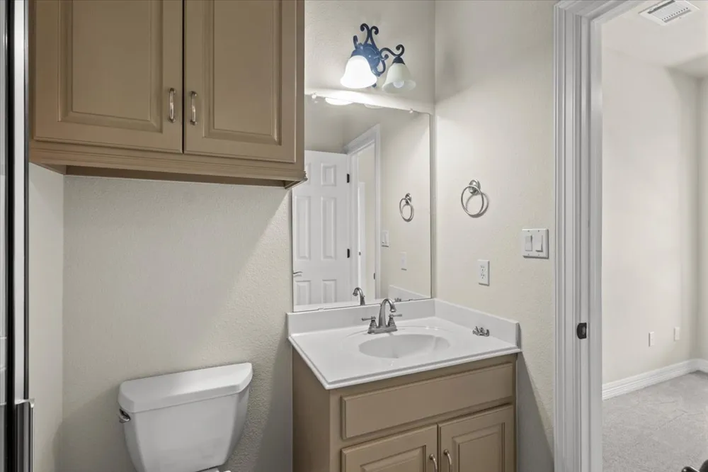 212 Neal Drive Liberty Hill, TX 78642