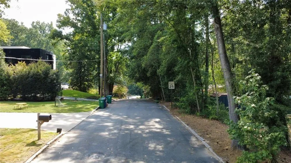 1270 Woods Circle NE Brookhaven, GA 30324
