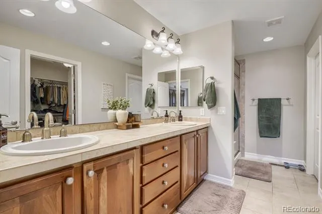 7560 S Biloxi Court Aurora, CO 80016