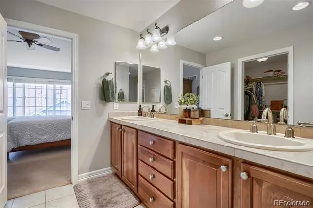 7560 S Biloxi Court Aurora, CO 80016