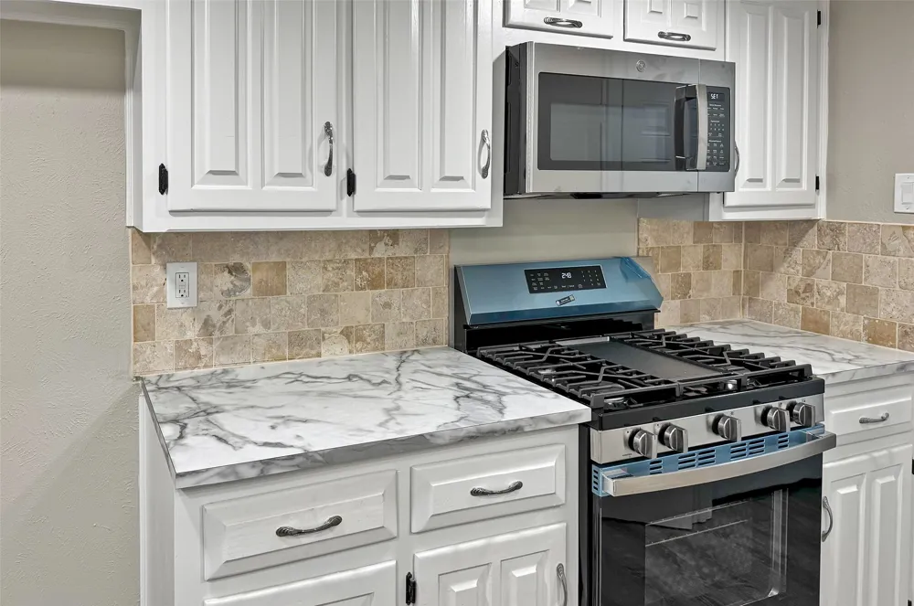 1713 Kingsbridge Drive Garland, TX 75044