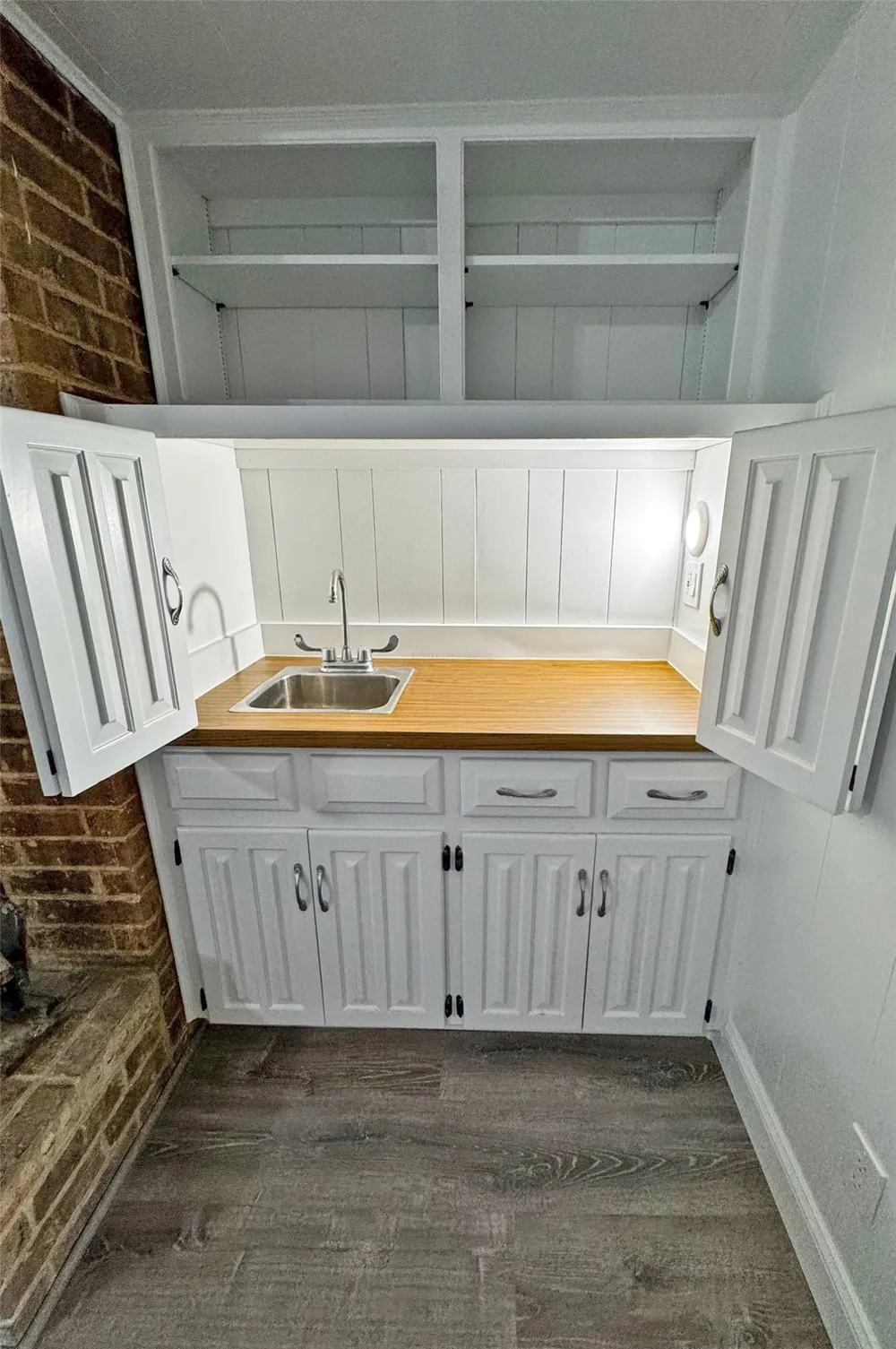 1713 Kingsbridge Drive Garland, TX 75044