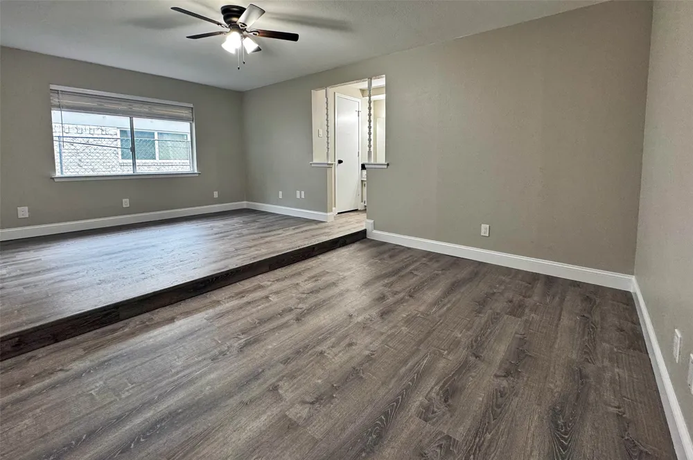 1713 Kingsbridge Drive Garland, TX 75044