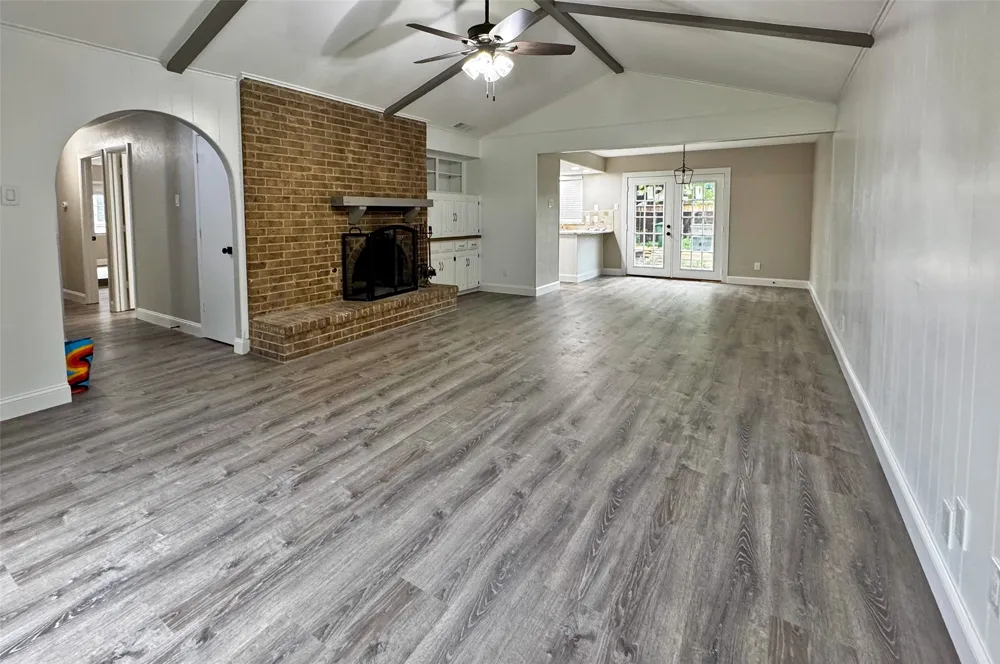 1713 Kingsbridge Drive Garland, TX 75044