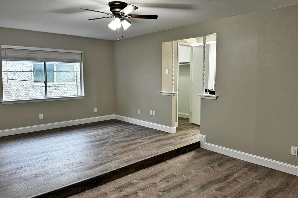 1713 Kingsbridge Drive Garland, TX 75044