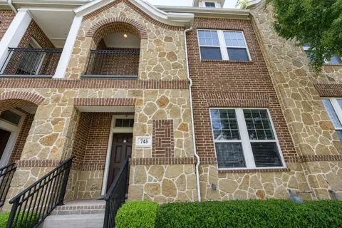 743 Matthew Place