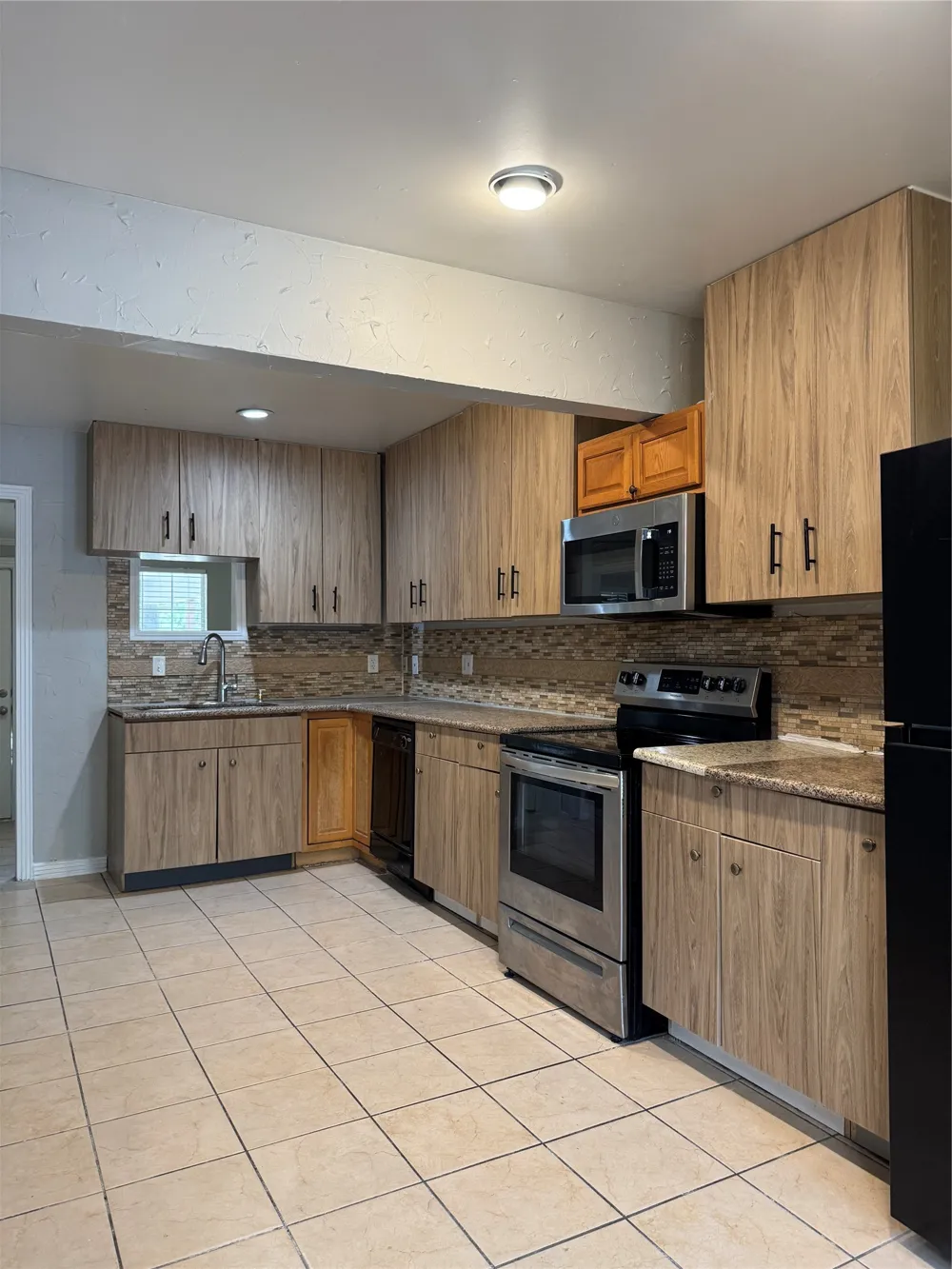 911 English Street Irving, TX 75061