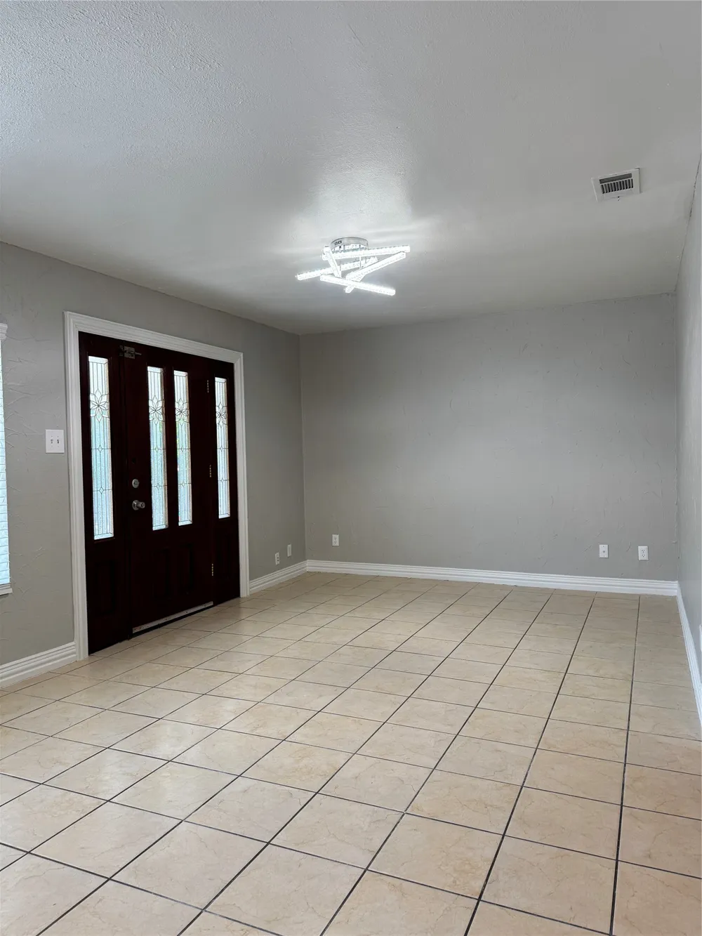 911 English Street Irving, TX 75061