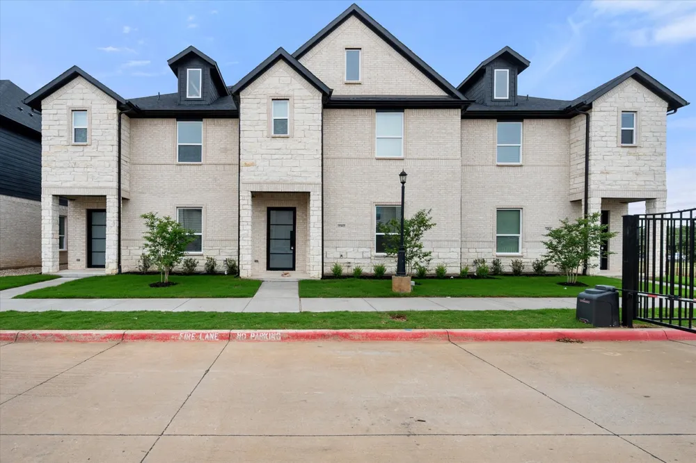 2362 Spring Park Boulevard Arlington, TX 76016