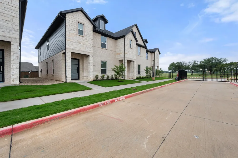 2362 Spring Park Boulevard Arlington, TX 76016