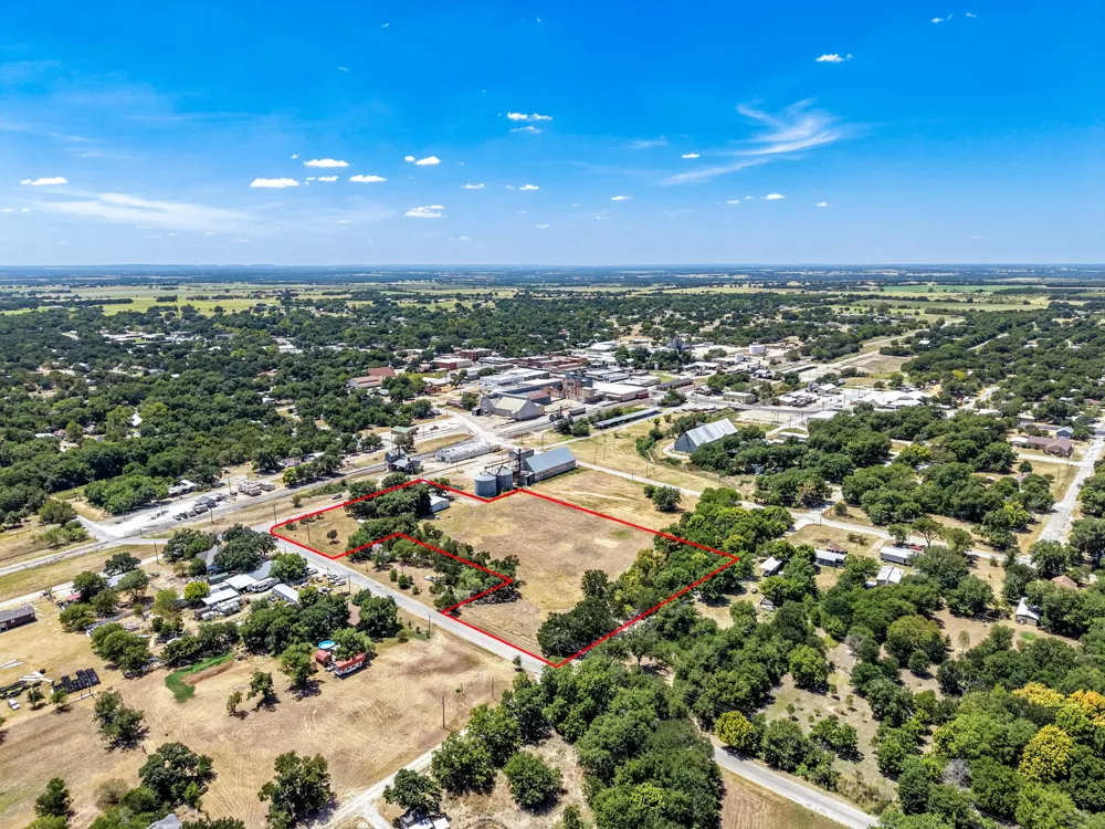 509 E Almante Avenue De Leon, TX 76444