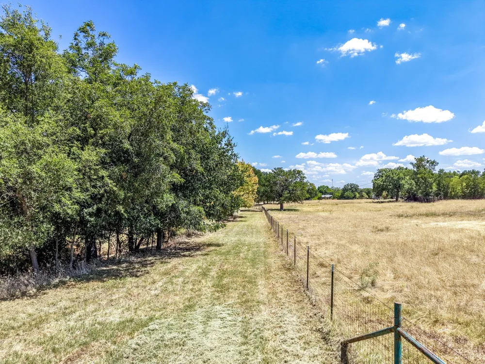 509 E Almante Avenue De Leon, TX 76444