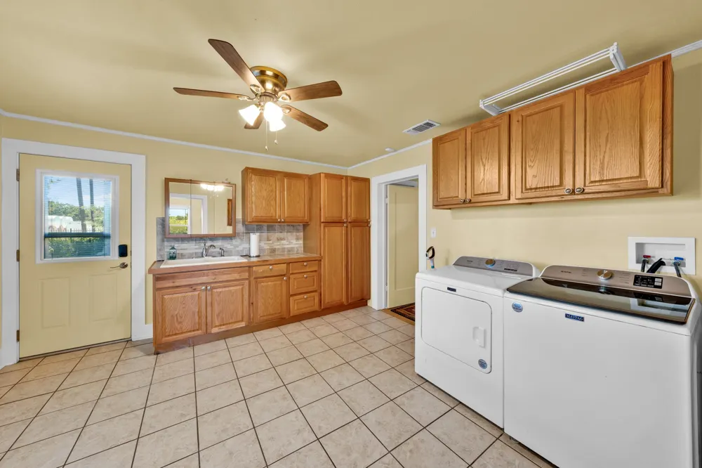 509 E Almante Avenue De Leon, TX 76444