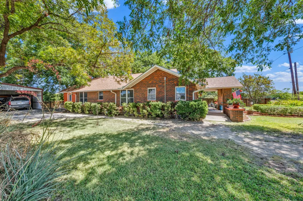509 E Almante Avenue De Leon, TX 76444