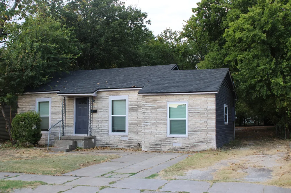 1821 Bell Street Waco, TX 76711