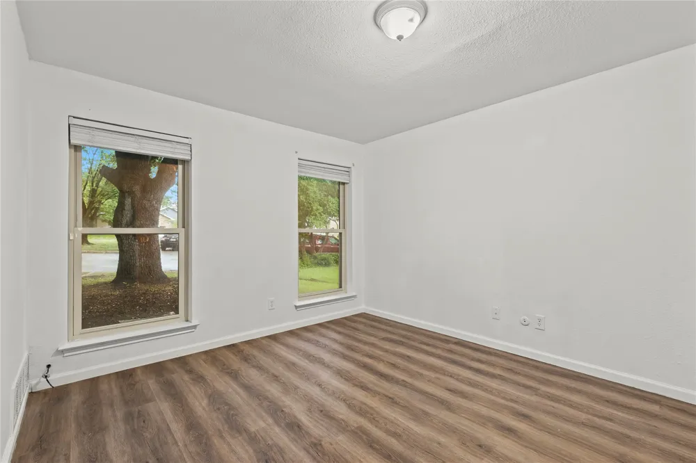 211 Willowwood Place Duncanville, TX 75116