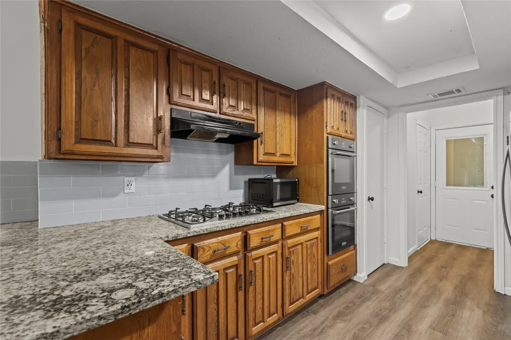 211 Willowwood Place Duncanville, TX 75116