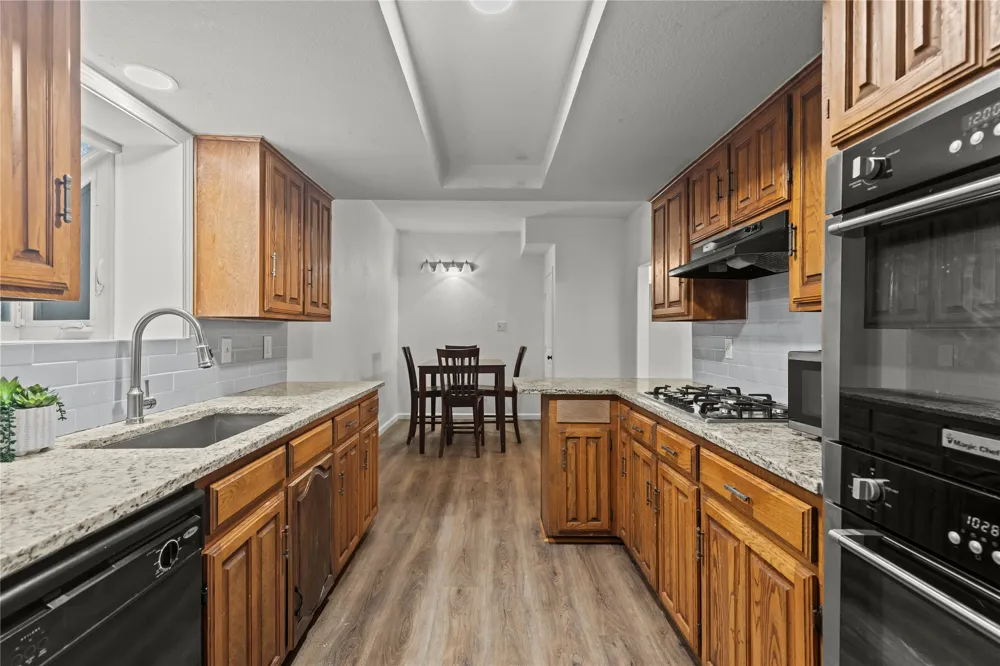 211 Willowwood Place Duncanville, TX 75116