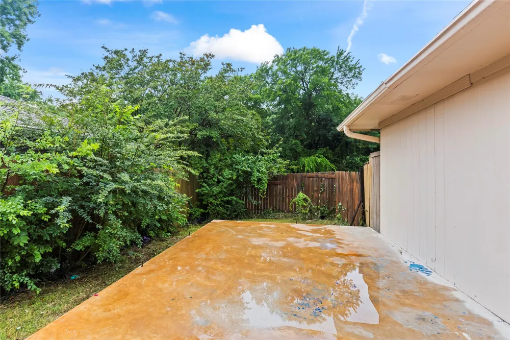211 Willowwood Place Duncanville, TX 75116