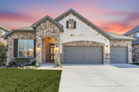 2700 Lakeside Drive