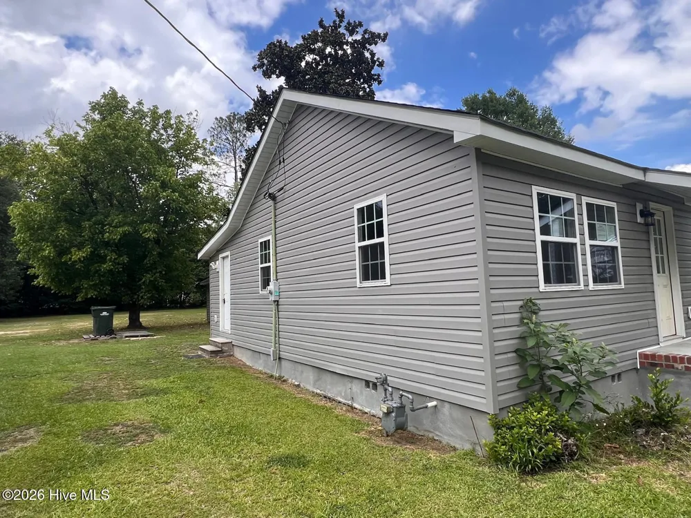 622 E Vance Street Laurinburg, NC 28352