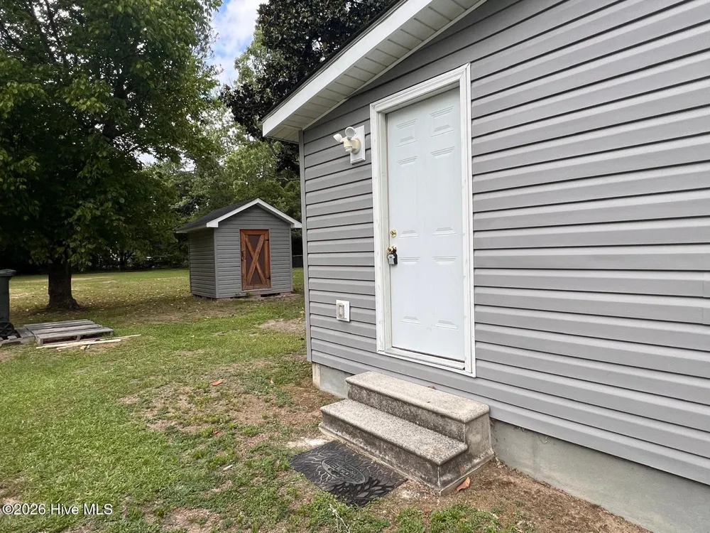622 E Vance Street Laurinburg, NC 28352