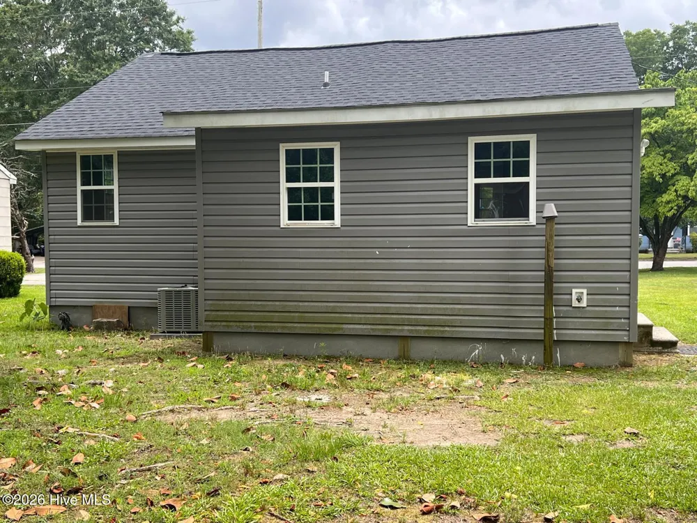 622 E Vance Street Laurinburg, NC 28352