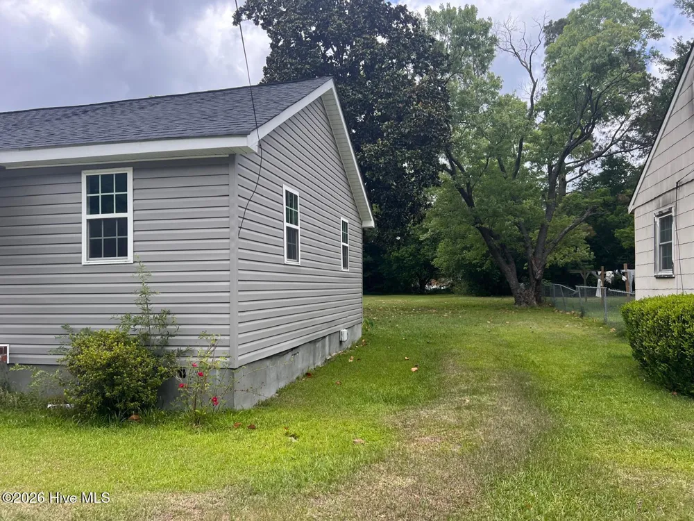 622 E Vance Street Laurinburg, NC 28352