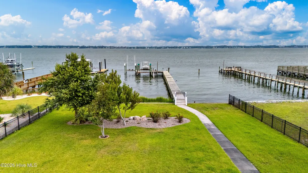 102 Shoreline Drive Atlantic Beach, NC 28512