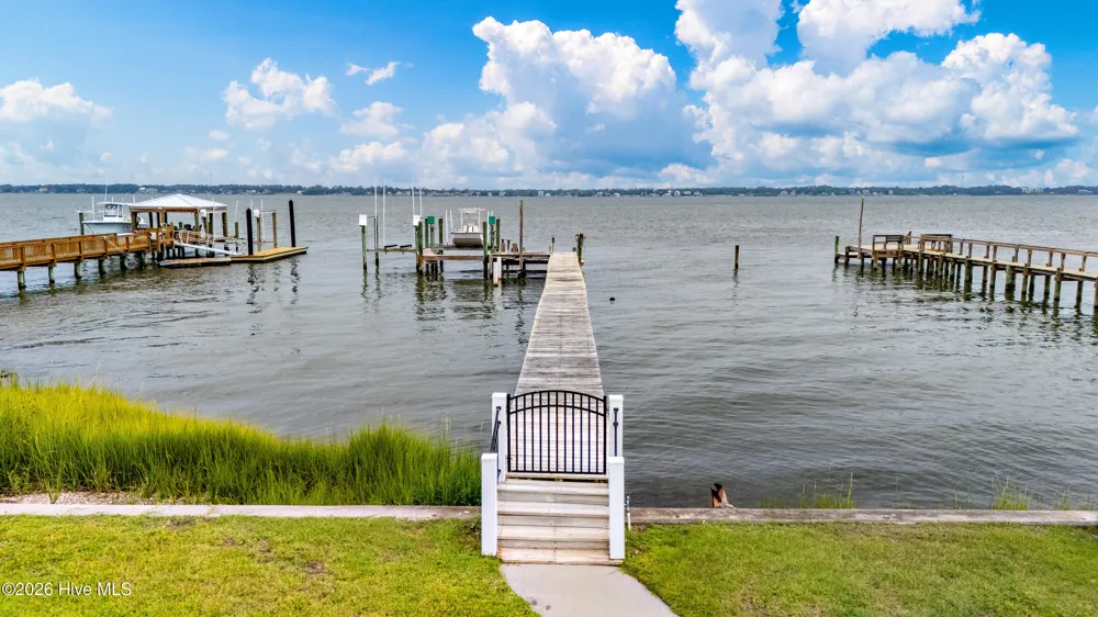 102 Shoreline Drive Atlantic Beach, NC 28512