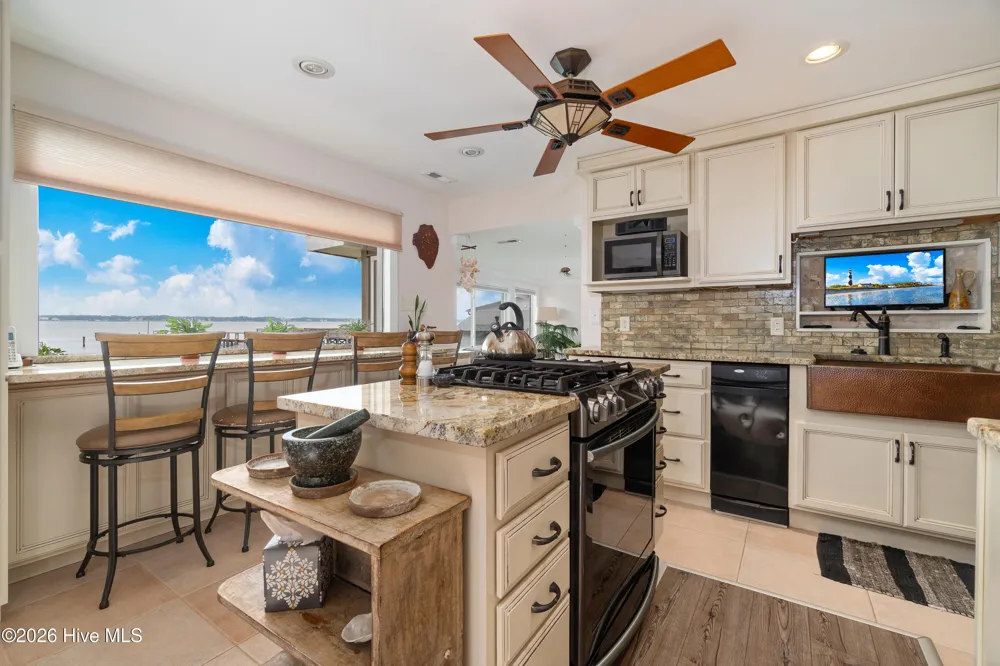 102 Shoreline Drive Atlantic Beach, NC 28512